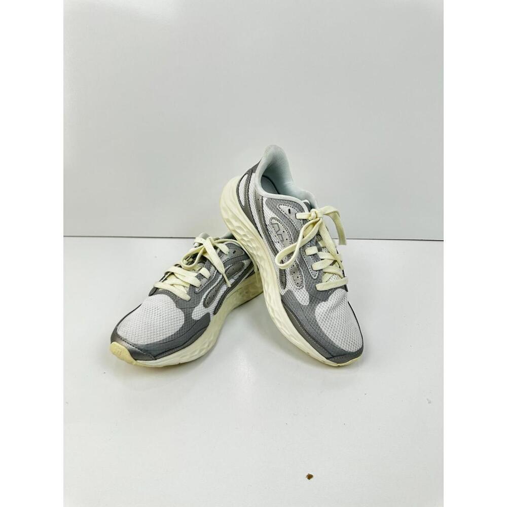 New Balance Women's Fresh Foam Arishi V4 Tira Lux Running Shoe, Silver, Size 12